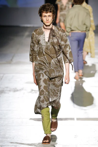 Look 35